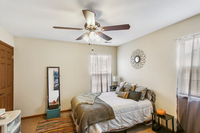 Building Photo - 1301 Garfield Ave