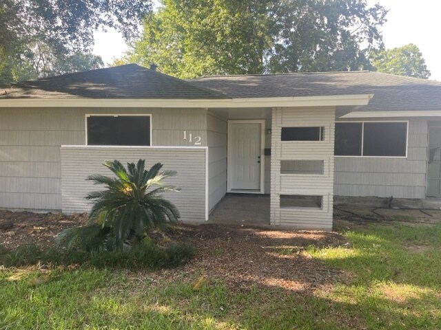 Building Photo - 112 Poinsettia St