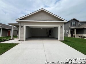 Building Photo - 2112 Darst Dr