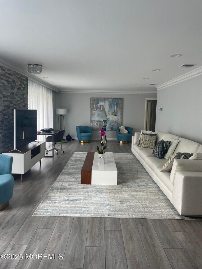 Foto del edificio - 506 Roseld Ave