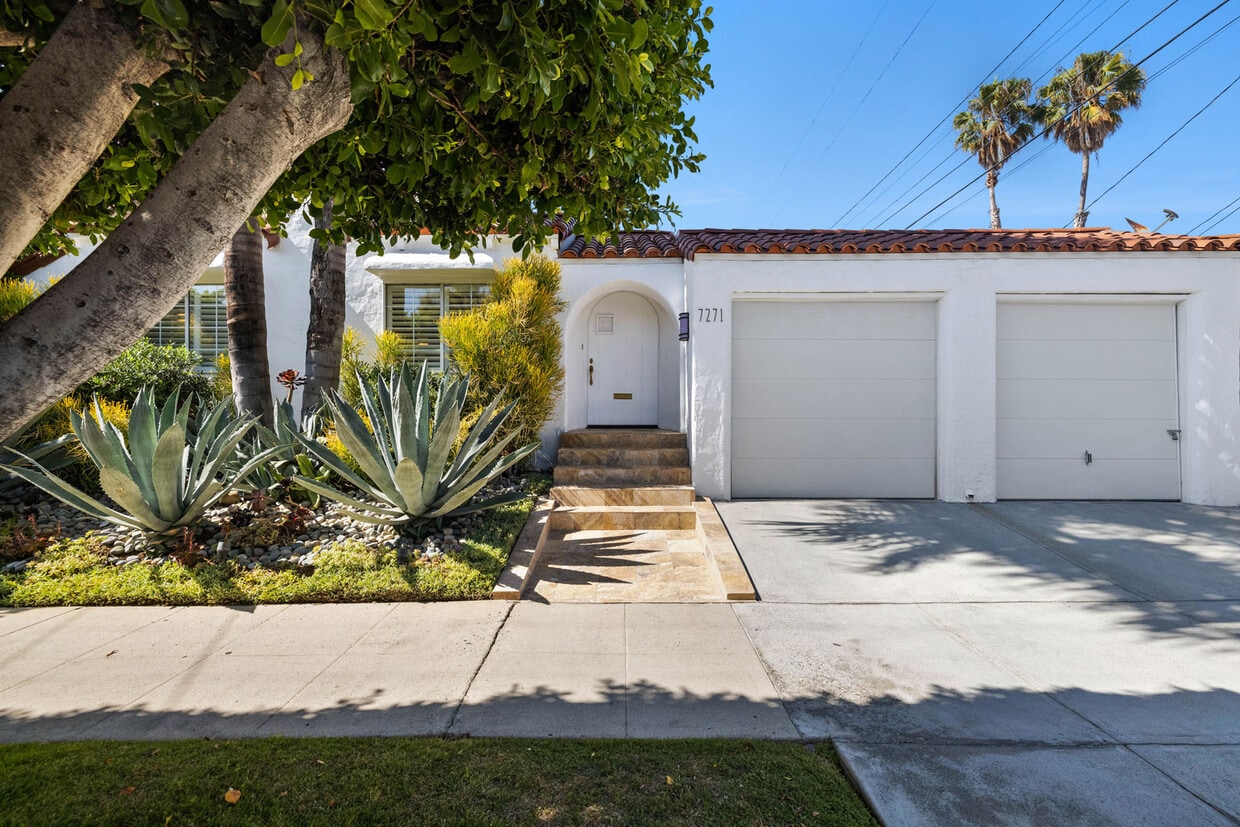 7271 Oakwood Ave, Los Angeles, CA 90036 House Rental in Los Angeles