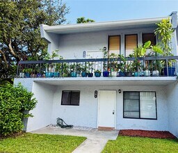 Building Photo - 581 N University Dr