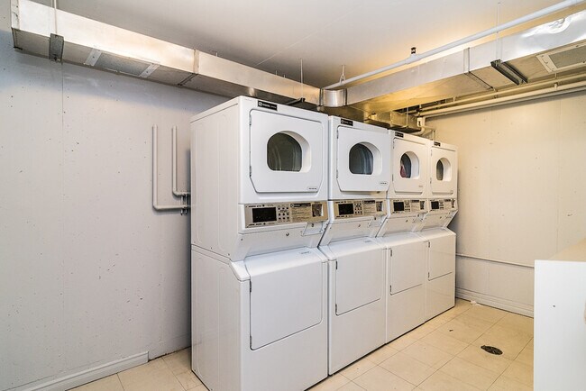 Photo du bâtiment - 67 Rue Charlotte
