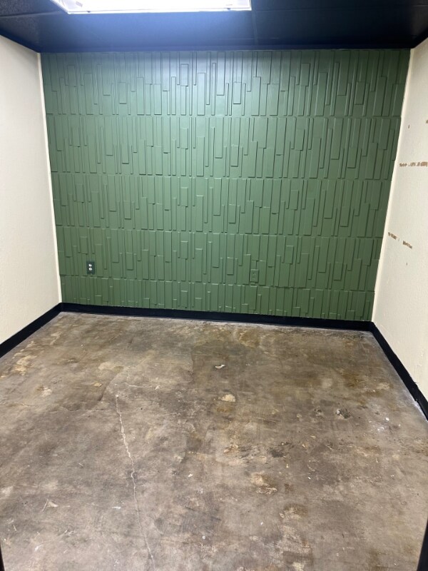 Building Photo - 5215 Sanger Ave