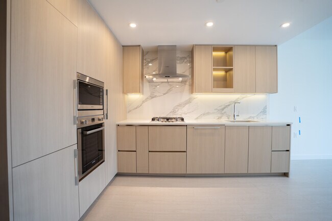 Photo du bâtiment - 2503-13778 100 Avenue