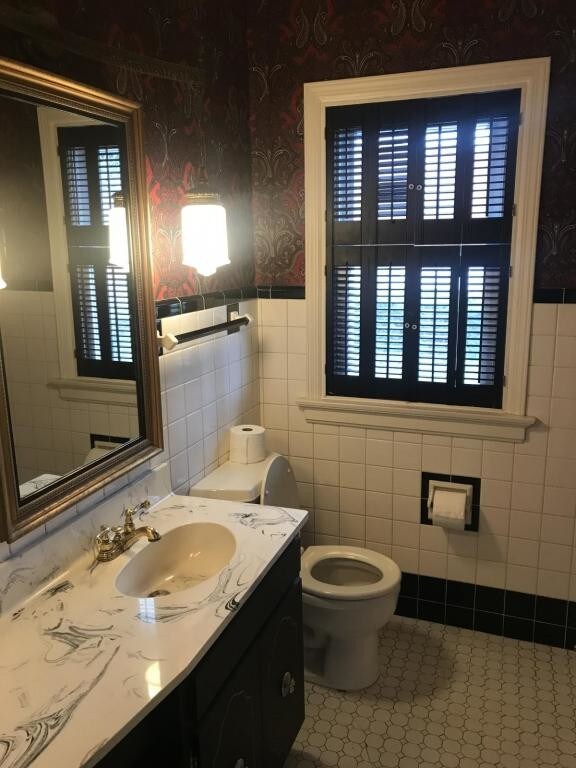 Building Photo - 506 Scenic Drive