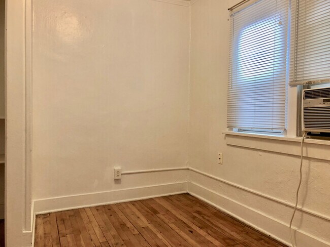 Foto del edificio - 803 Marquette Ave NW