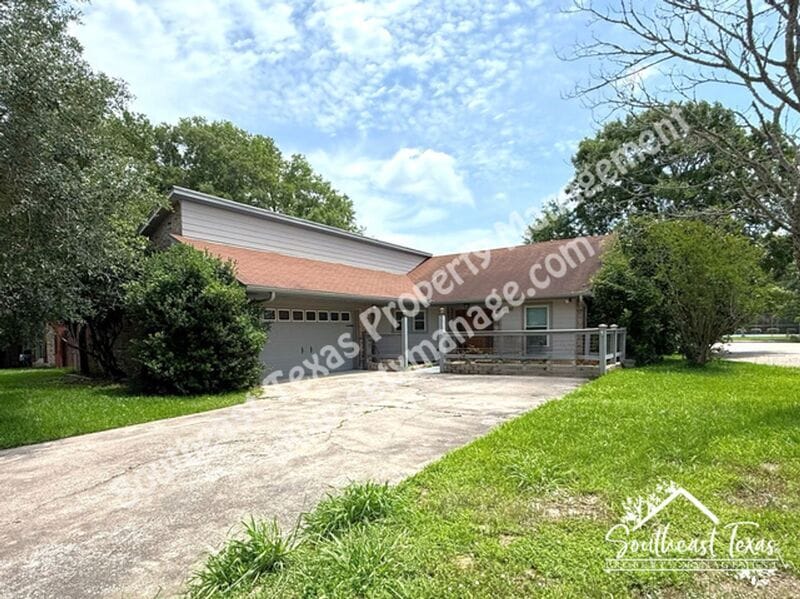 Primary Photo - 6620 Forest Trail Cir