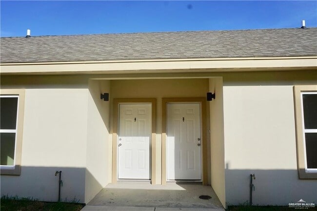 Building Photo - 2613 Larkspur Ave