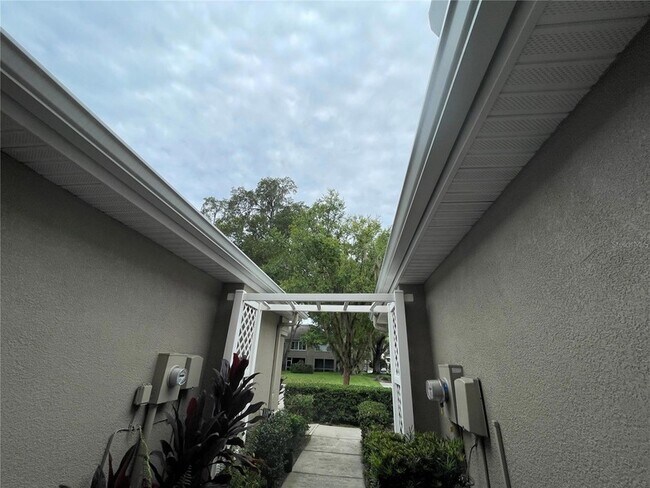 Foto del edificio - 4221 Key Thatch Dr
