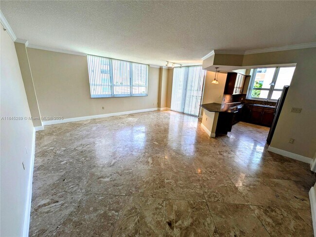 Foto del edificio - 2000 N Bayshore Dr
