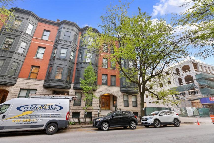Foto principal - 2 bedroom in Chicago IL 60614