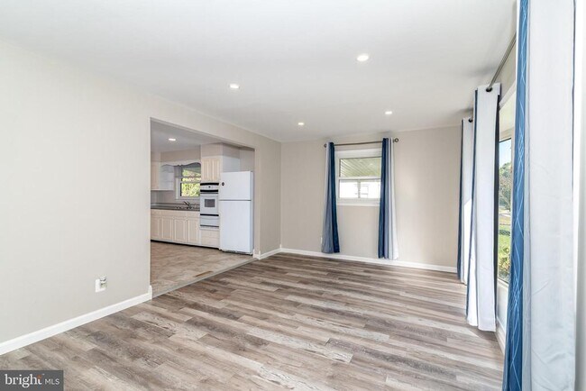 Foto del edificio - 400 E Main St