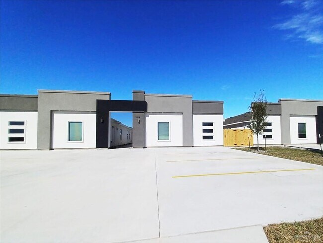 Building Photo - 3308 Wolf Creek Ave