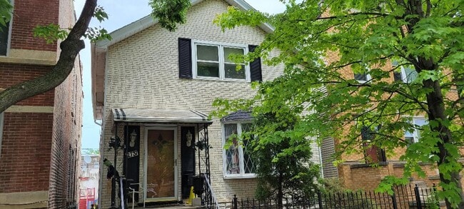 Building Photo - 2737 S Princeton Ave