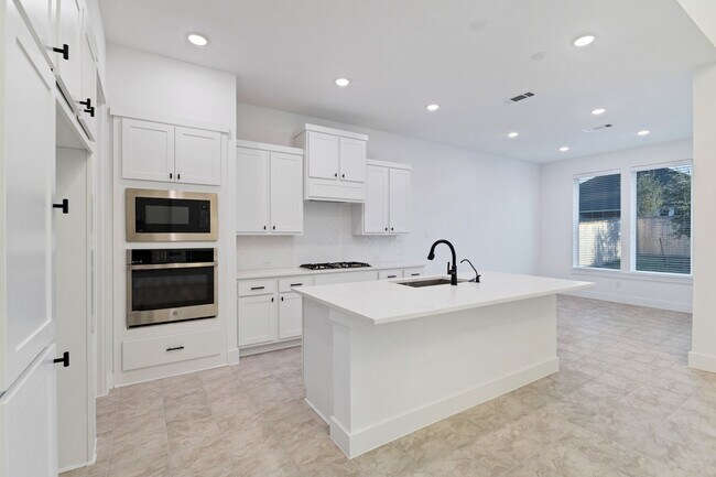 Foto del edificio - 8127 Fenway Hts Dr