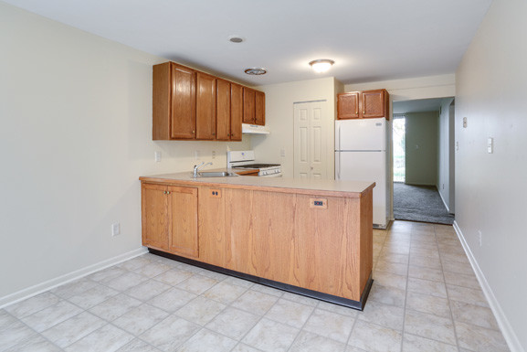 Cocina comedor: electrodomésticos incluidos - Amherst Manor Apartments