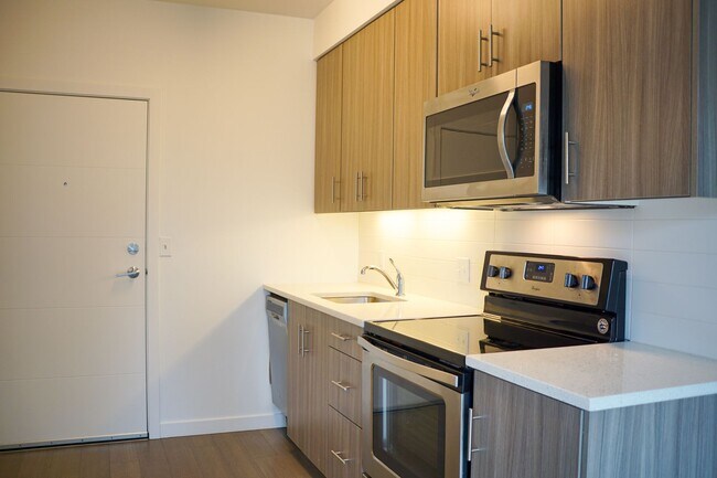 Building Photo - Fabulous Sellwood 1-Bedroom with Condo-Gra...