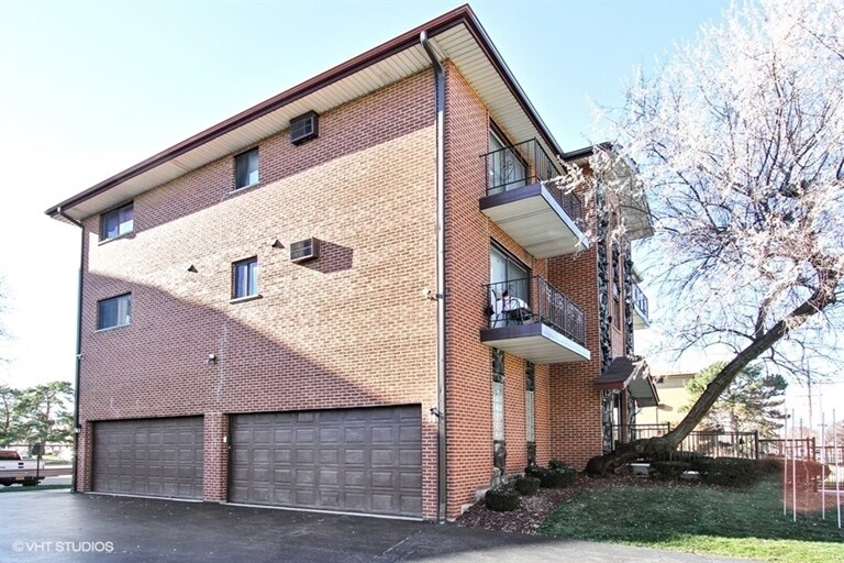 Primary Photo - 9701 S Karlov Ave