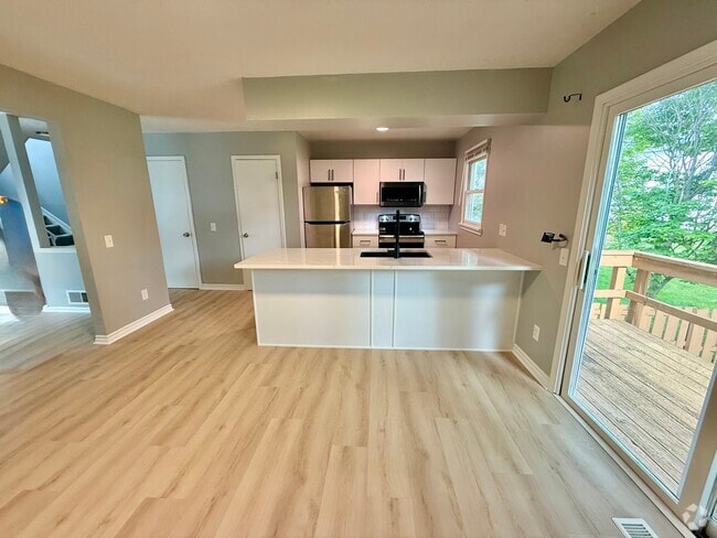 Building Photo - 1083 Cunningham Dr