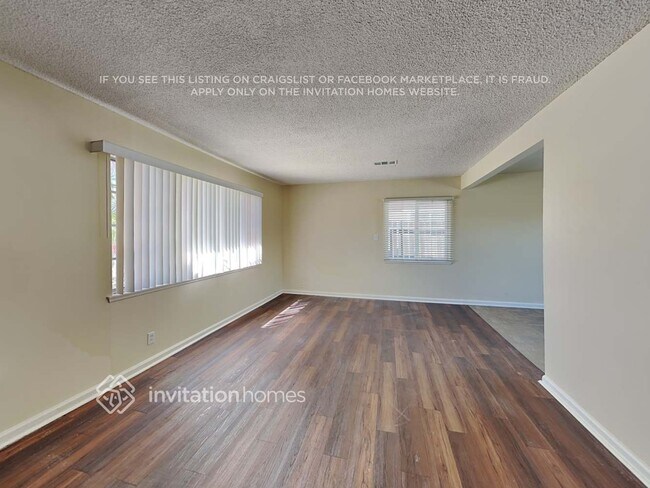 Foto del edificio - 9001 Penny Dr