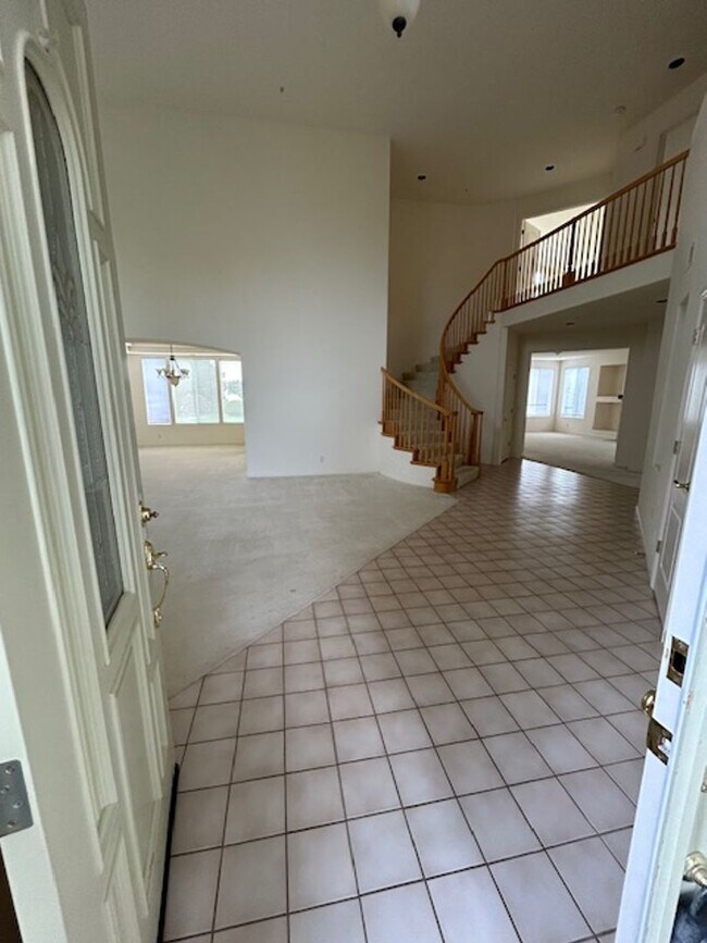 Building Photo - HUGE LAS PALMAS 2 HOUSE!