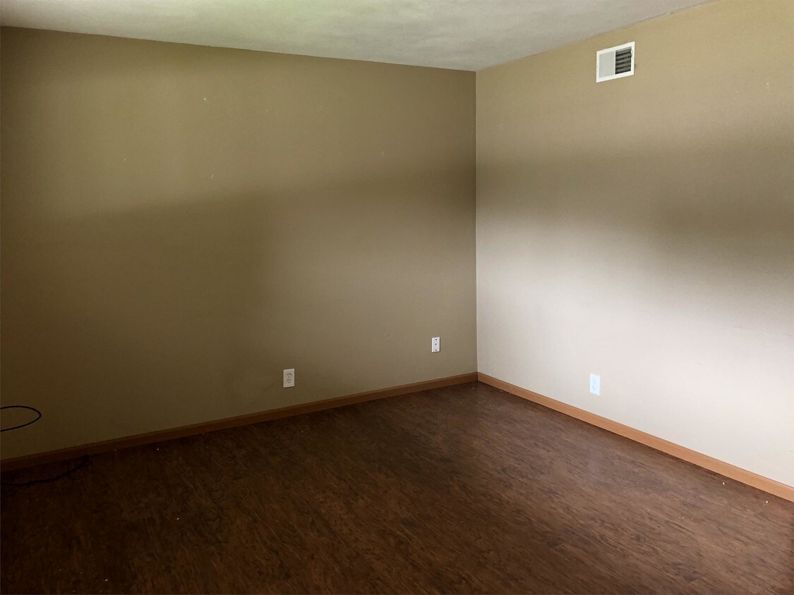 Primary Photo - 305 Baltes Dr