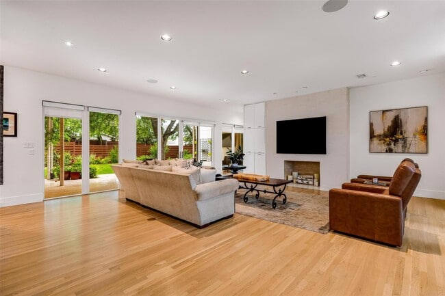 Building Photo - 5624 Melshire Dr