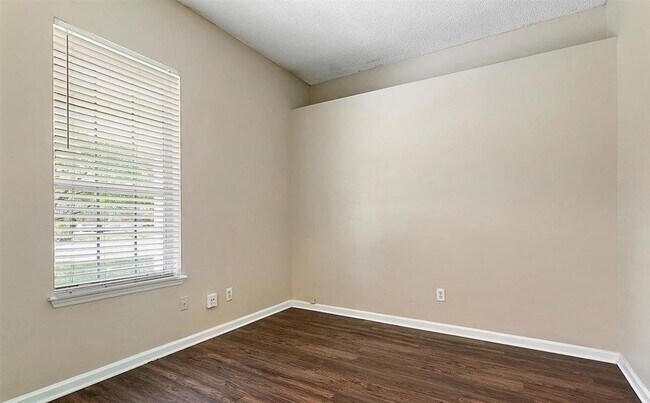 Building Photo - 431 Jax Estates Dr N