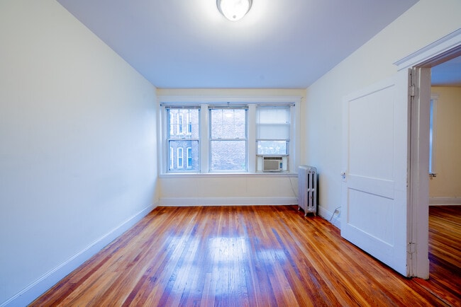 Building Photo - 333 Harvard St