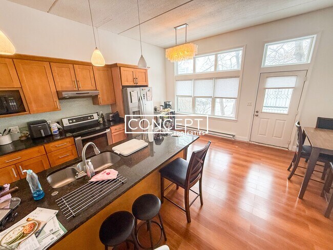 Foto del edificio - 22 Hayden St