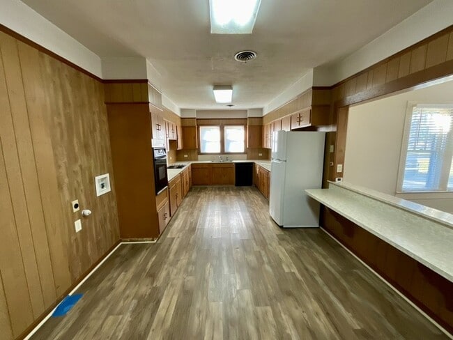 Building Photo - 201 6th Street, Kinder, LA 70648 - 3 BR 1 ...