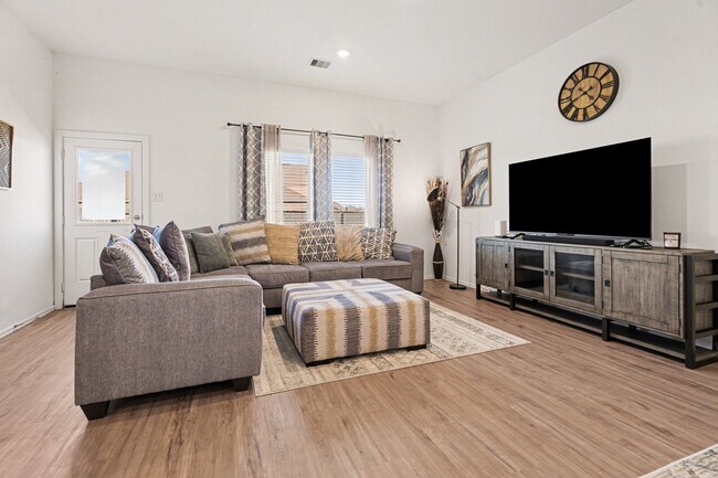 Building Photo - 9502 Brookside Point Dr