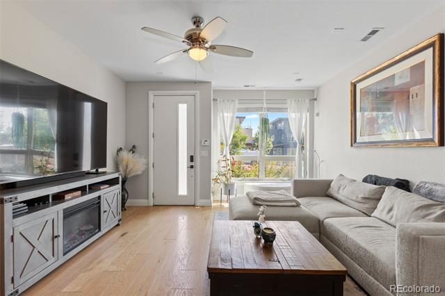 Foto del edificio - 1571 Wolff St