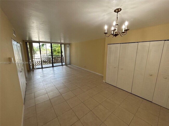 Foto del edificio - 4222 Inverrary Blvd