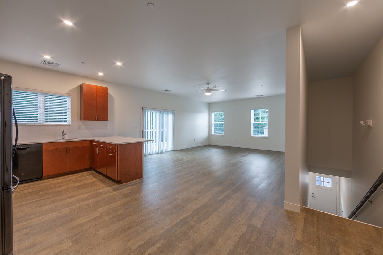 Foto principal - 8 Dreycott Ln