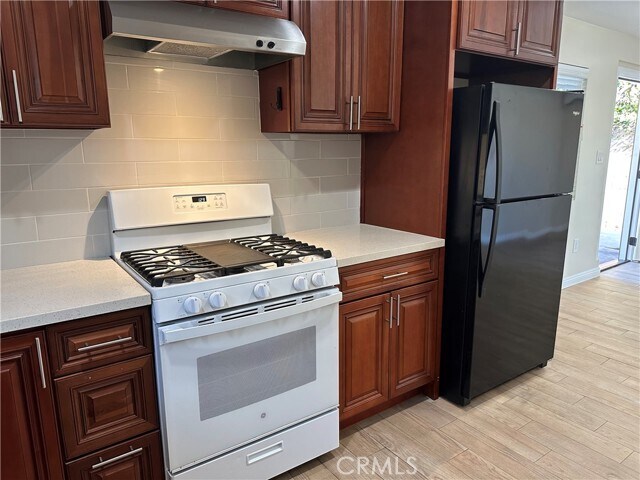 Foto del edificio - 1636 W 214th St