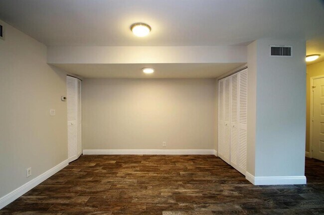 Foto del edificio - 3010 Willow Ln