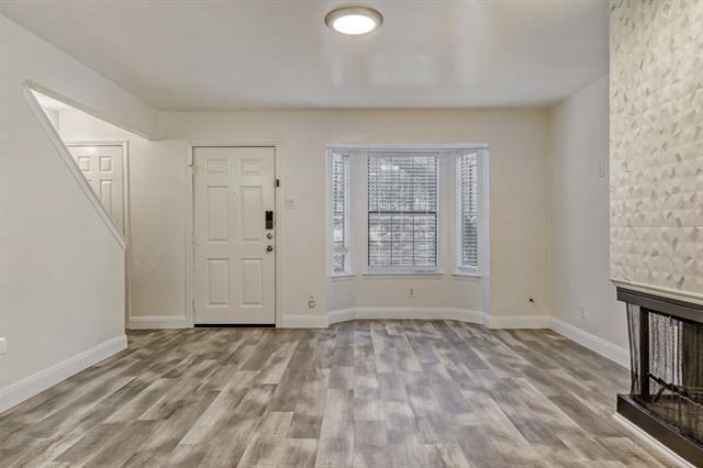 Foto del edificio - 8750 Park Ln