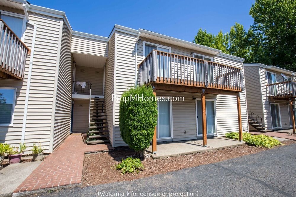 1557 N Manzanita St, Canby, OR 97013 Apartment for Rent in Canby, OR