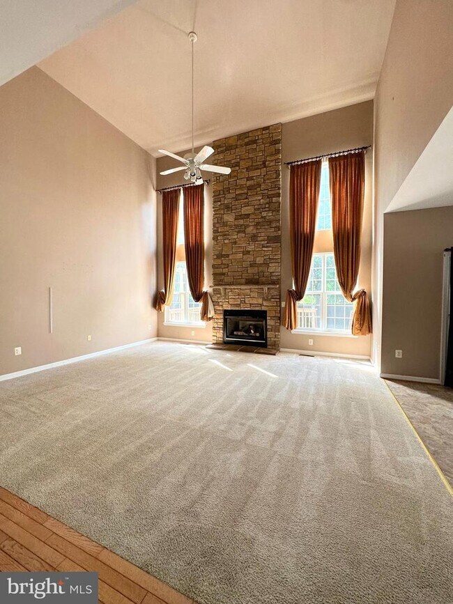 Foto del edificio - 46732 Hollow Mountain Pl