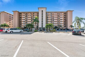 Building Photo - 4260 SE 20th Pl