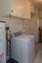 Building Photo - 830 Balsam Ln