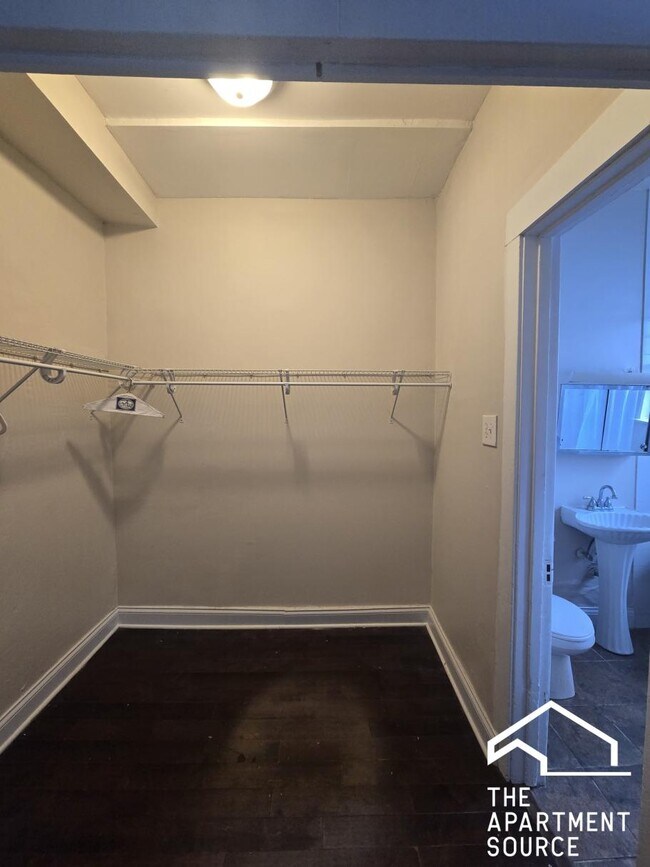 Foto del edificio - 4866 N Magnolia Ave