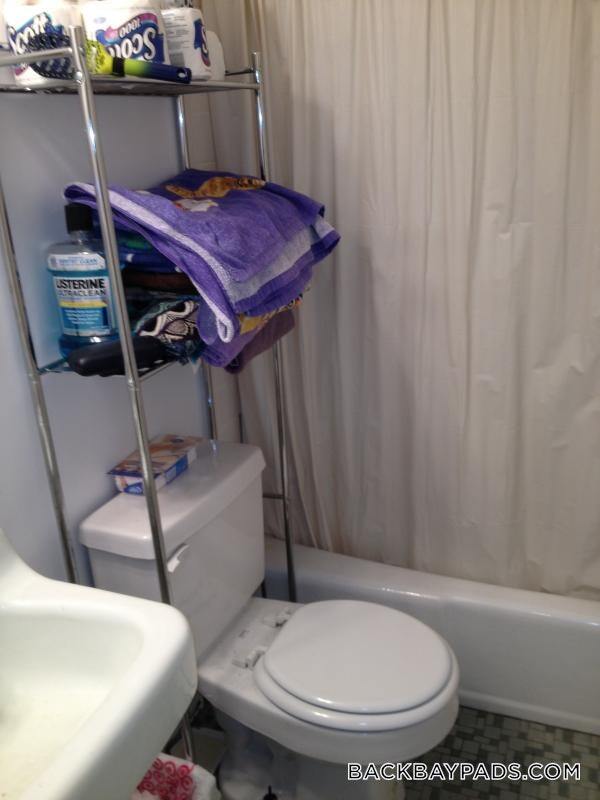 Building Photo - 405 Beacon St