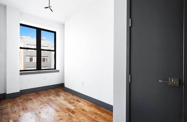 Building Photo - 174 Knickerbocker Ave