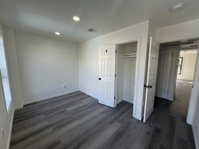 Building Photo - 51 New St