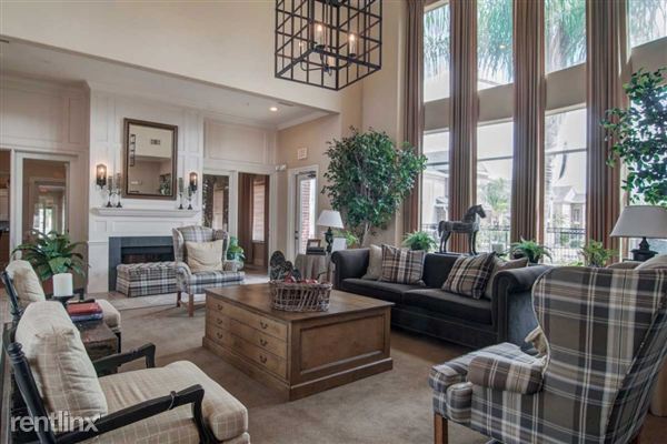 Foto del edificio - 3701 Luella Blvd
