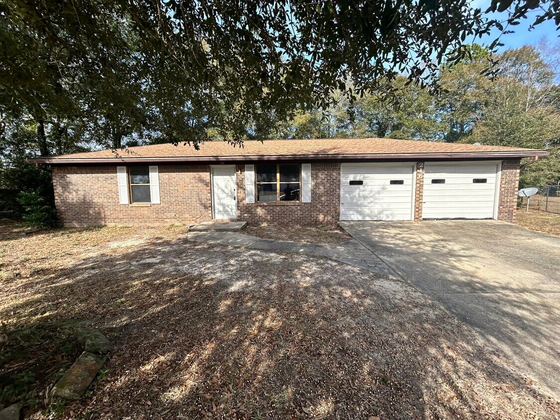 Primary Photo - 216 Edgewood Pl