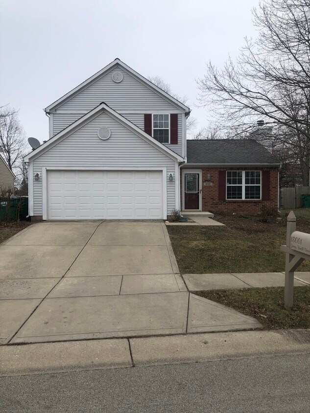 Primary Photo - 18001 Grassy Knoll Dr